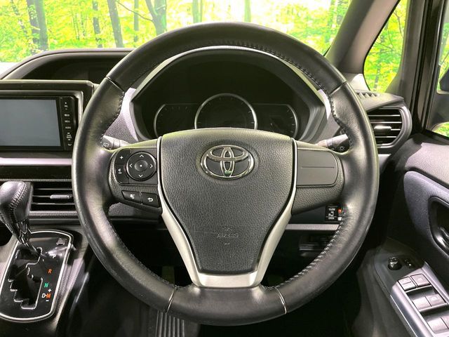 TOYOTA VOXY 2015 Image 31