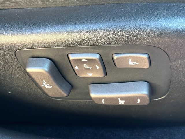 TOYOTA LEXUS LS460 2011 Image 31