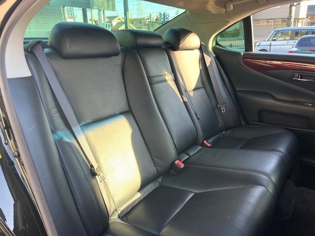 TOYOTA LEXUS LS460 2011 Image 31