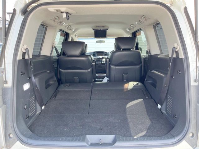 NISSAN ELGRAND 2011 Image 31