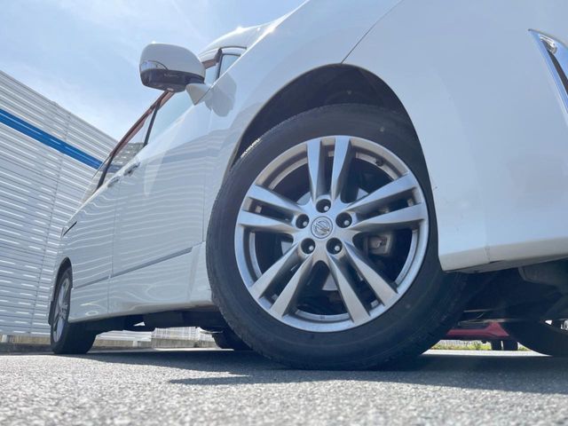 NISSAN ELGRAND 2011 Image 31