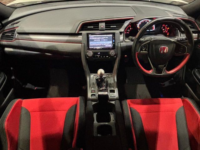 HONDA CIVIC HATCHBACK 2017 Image 31