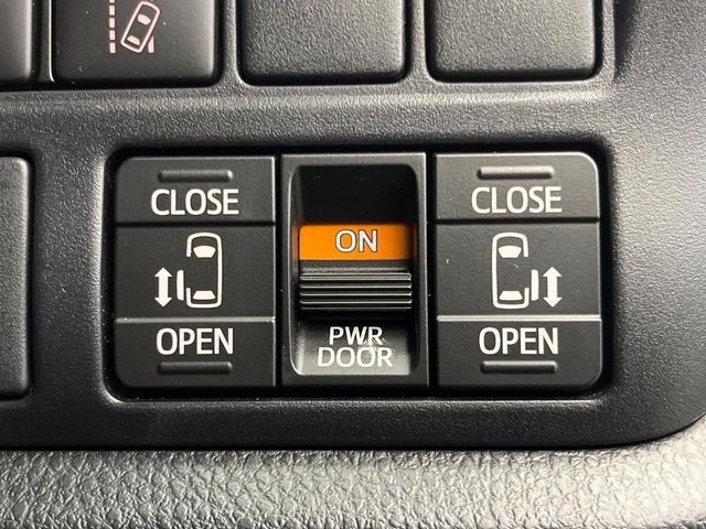 TOYOTA VOXY 2021 Image 31