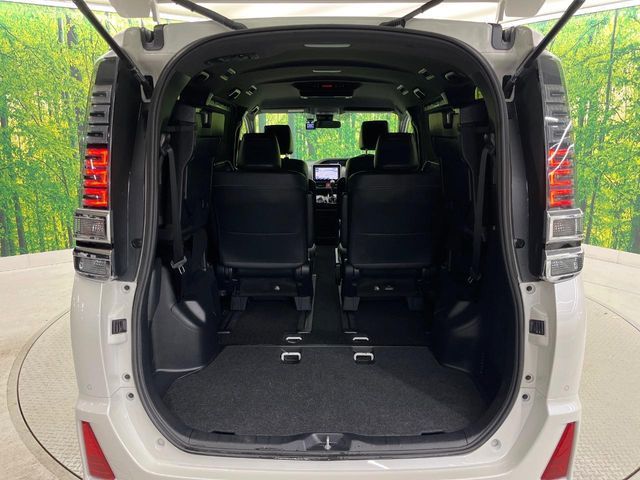 TOYOTA VOXY 2021 Image 31