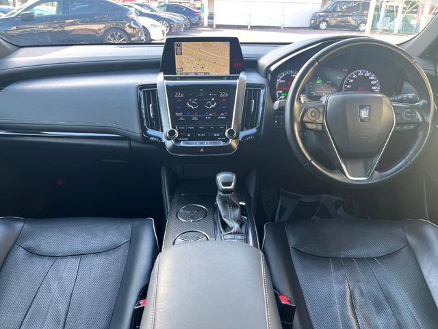 TOYOTA CROWN SEDAN HYBRID 2019 Image 31