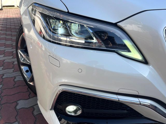 TOYOTA CROWN SEDAN HYBRID 2019 Image 31