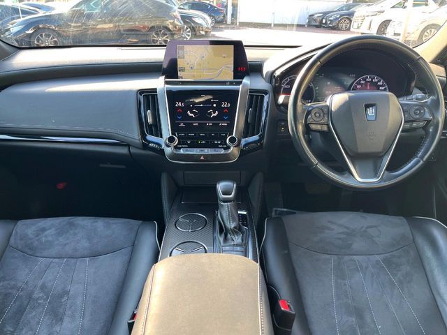 TOYOTA CROWN SEDAN HYBRID 2018 Image 31