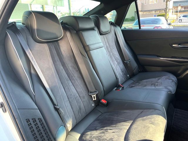 TOYOTA CROWN SEDAN HYBRID 2018 Image 31