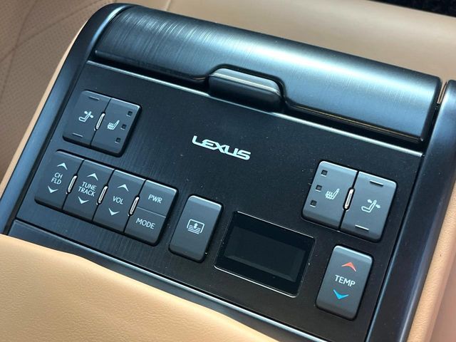 TOYOTA LEXUS ES300H 2019 Image 31
