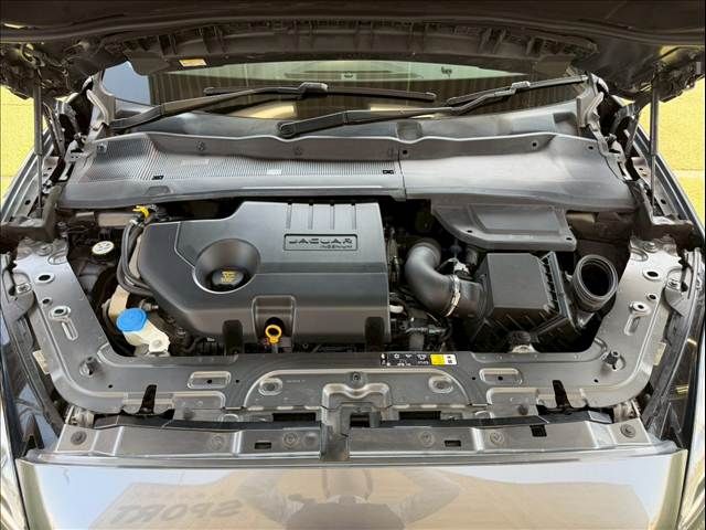 JAGUAR E-PACE 2018 Image 31