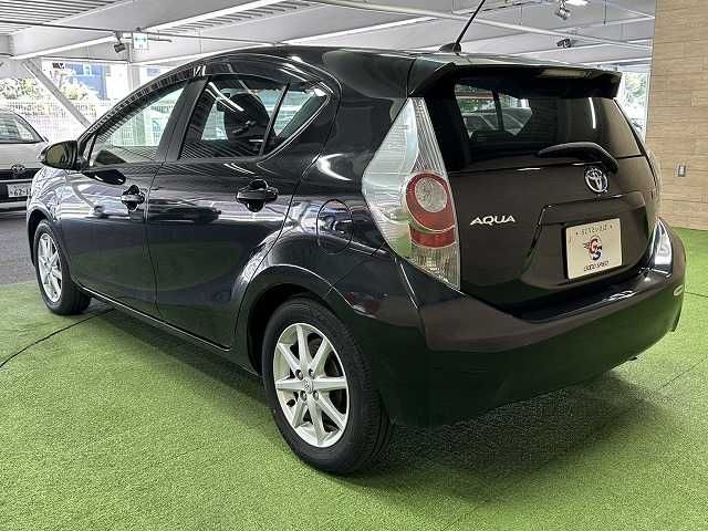TOYOTA AQUA 2012 Image 31