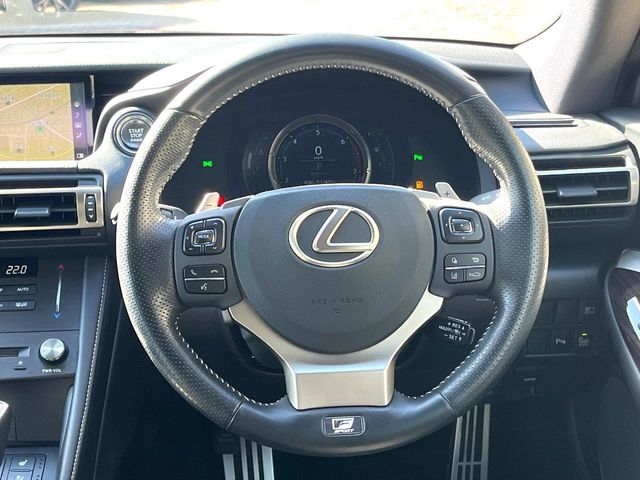 TOYOTA LEXUS RC300 2019 Image 31