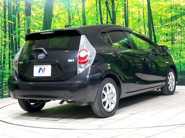 TOYOTA AQUA 2013 Image 31