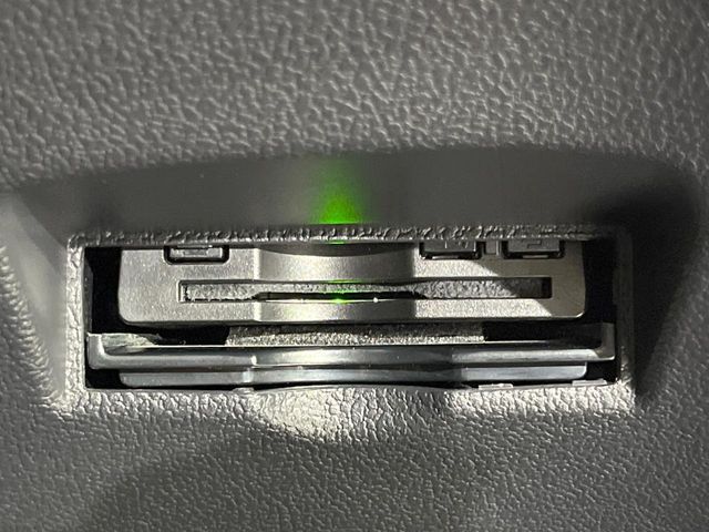 TOYOTA PRIUS 2019 Image 31