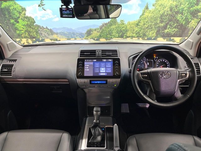 TOYOTA LANDCRUISER PRADO 2023 Image 31