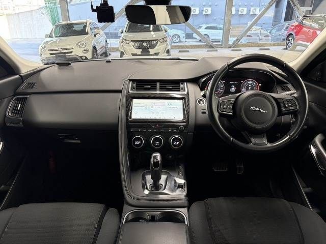 JAGUAR E-PACE 2018 Image 31