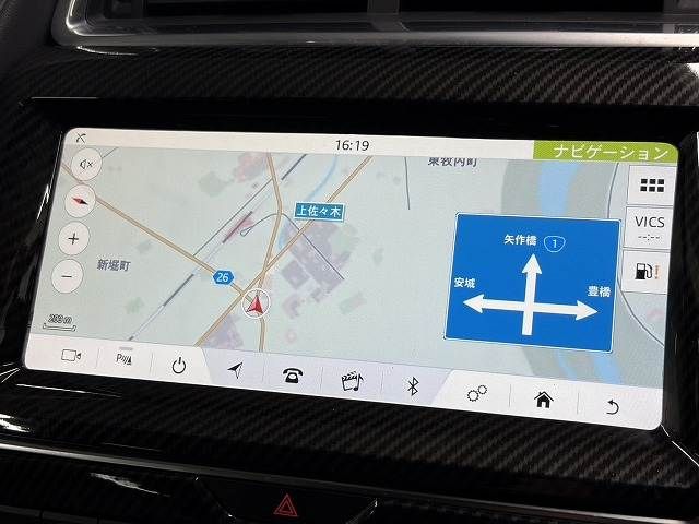 JAGUAR E-PACE 2018 Image 31