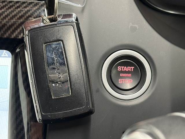 JAGUAR E-PACE 2018 Image 31