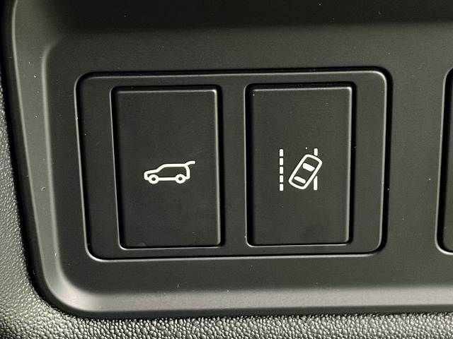 JAGUAR E-PACE 2018 Image 31