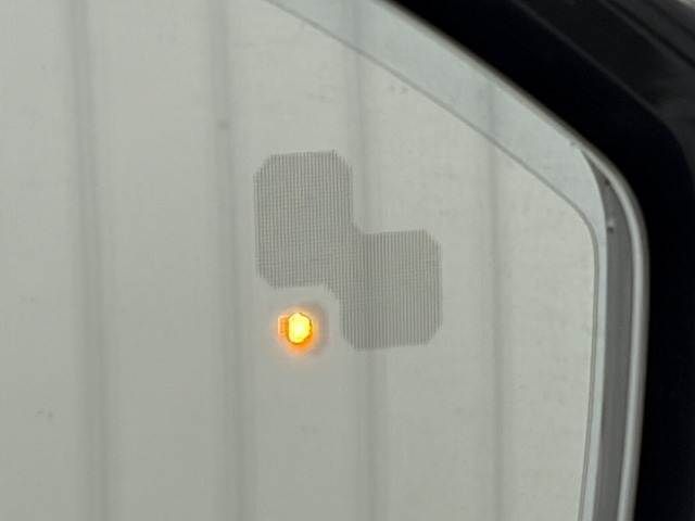 JAGUAR E-PACE 2018 Image 31