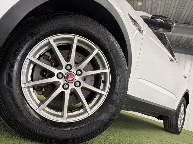 JAGUAR E-PACE 2018 Image 31