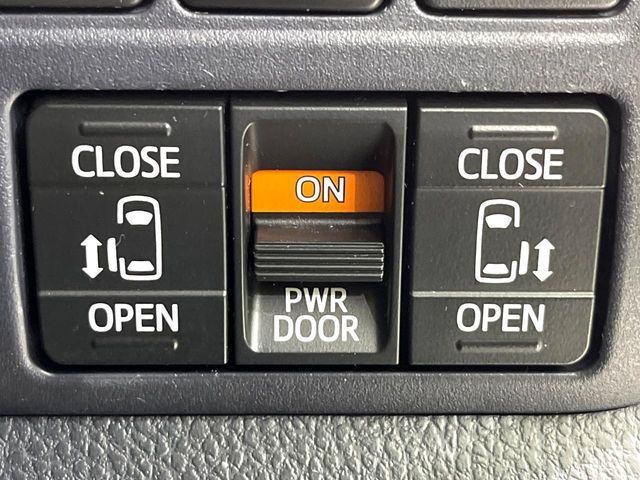 TOYOTA NOAH 2016 Image 31