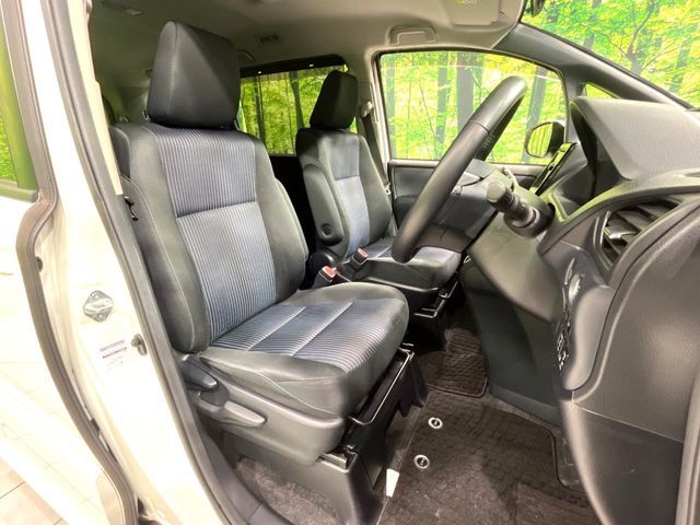 TOYOTA NOAH 2016 Image 31