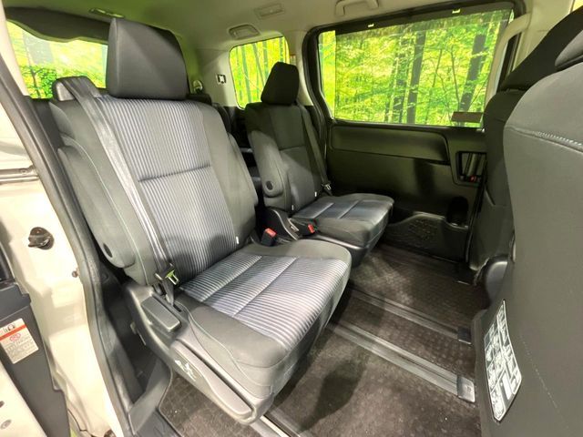 TOYOTA NOAH 2016 Image 31