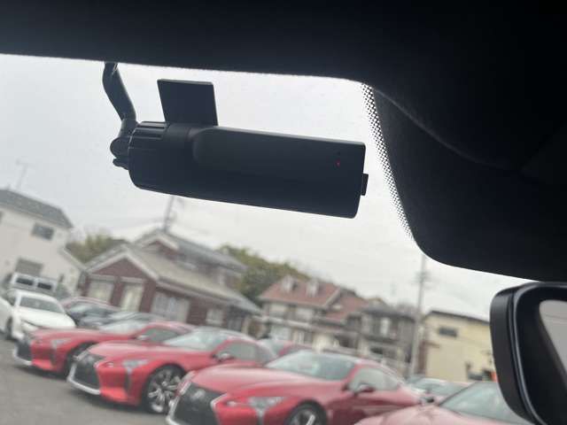 PORSCHE TAYCAN 2022 Image 31