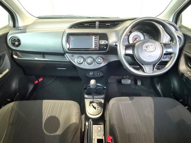 TOYOTA VITZ 2018 Image 31