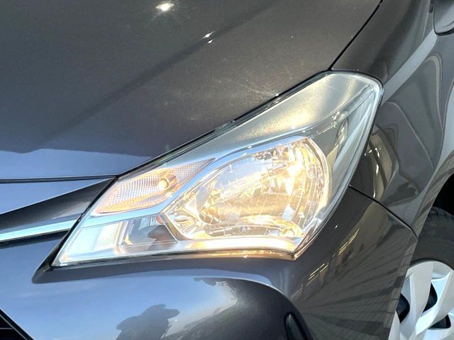 TOYOTA VITZ 2018 Image 31