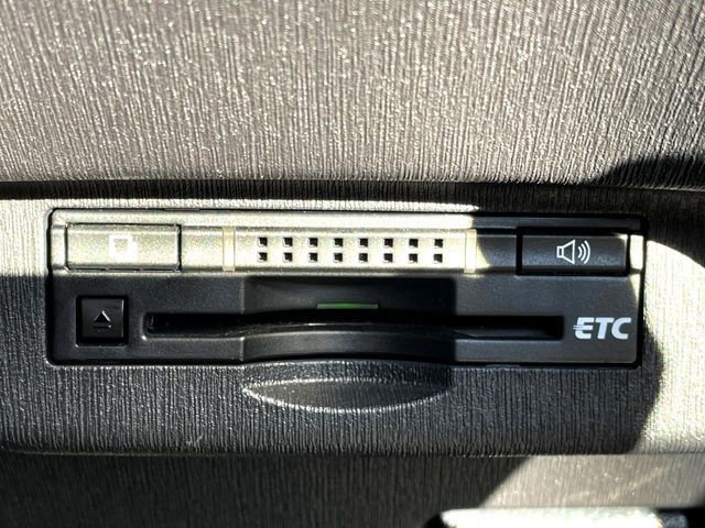 TOYOTA PRIUS 2015 Image 31