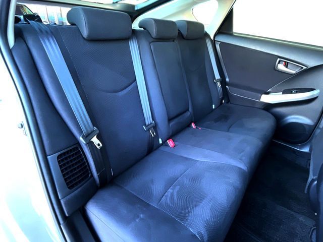 TOYOTA PRIUS 2015 Image 31