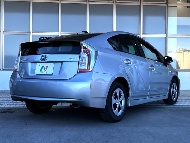 TOYOTA PRIUS 2015 Image 31