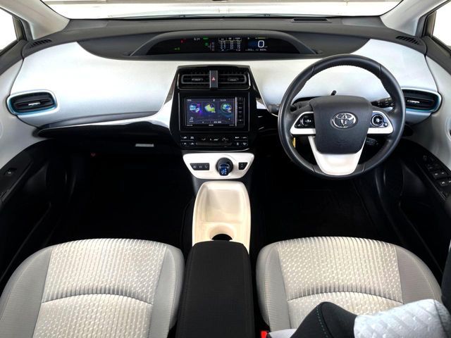 TOYOTA PRIUS 4WD 2016 Image 31