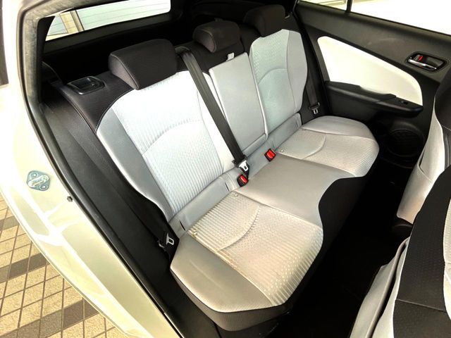 TOYOTA PRIUS 4WD 2016 Image 31