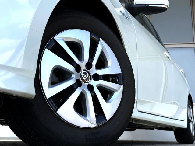 TOYOTA PRIUS 4WD 2016 Image 31