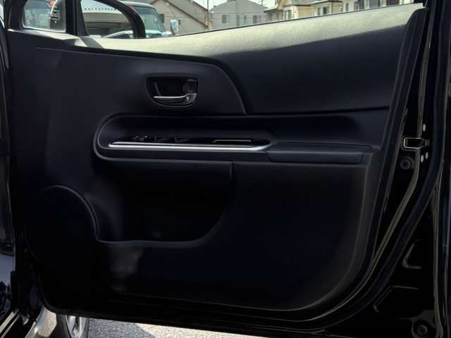 TOYOTA AQUA 2015 Image 31