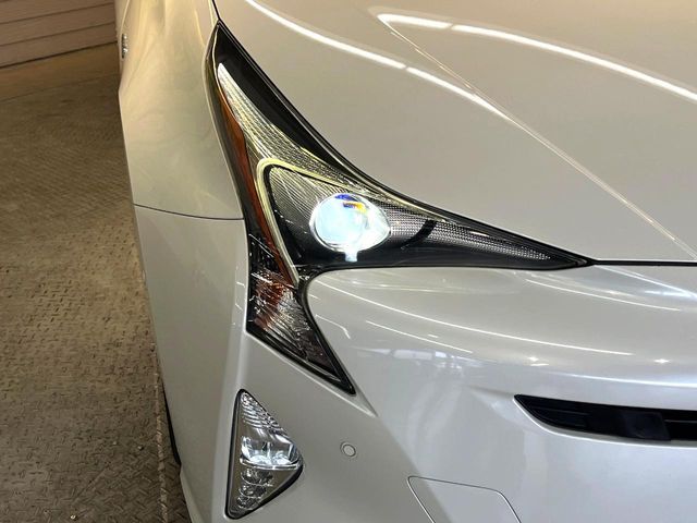 TOYOTA PRIUS 2017 Image 31