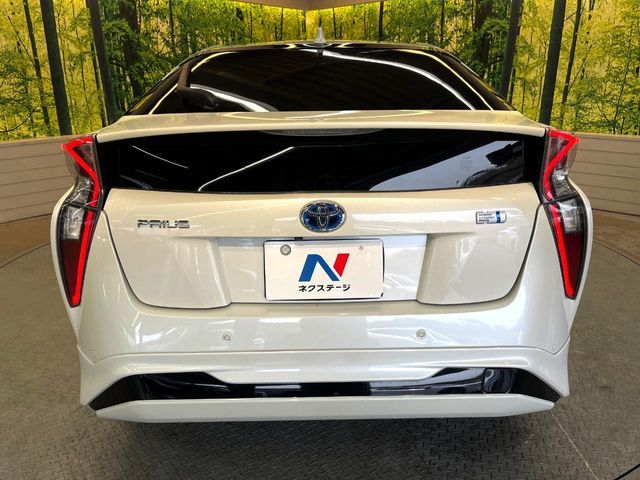 TOYOTA PRIUS 2017 Image 31