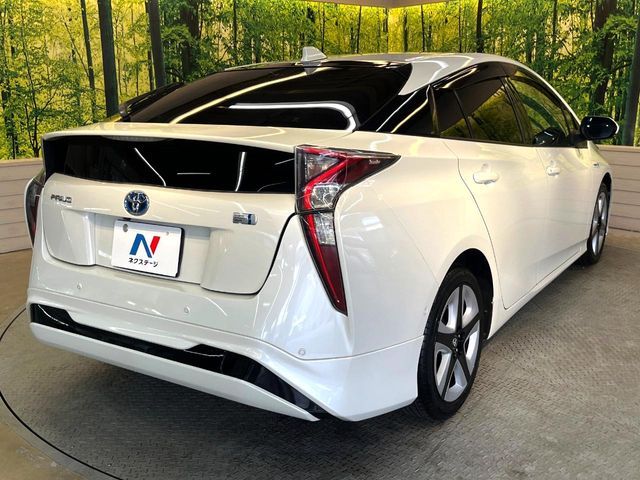 TOYOTA PRIUS 2017 Image 31