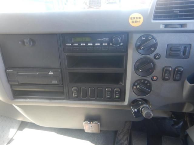 MITSUBISHI FUSOU FIGHTER 2008 Image 31