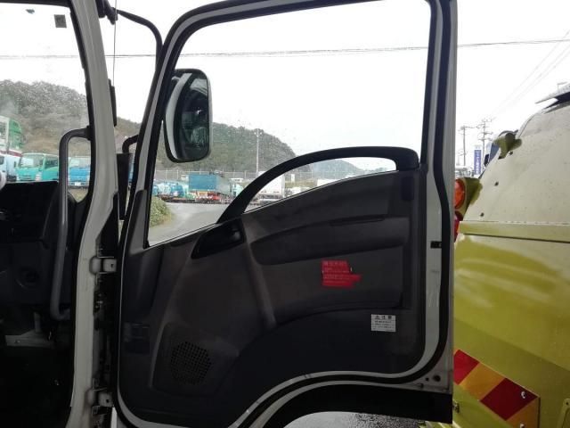 ISUZU FORWARD 2011 Image 31