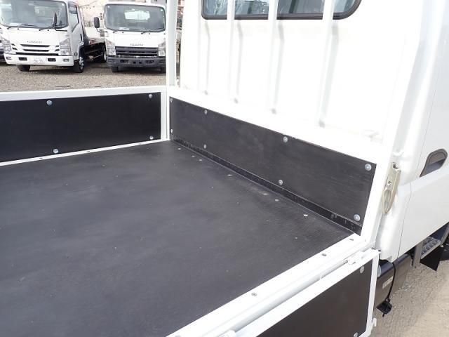 MITSUBISHI CANTER 2025 Image 31