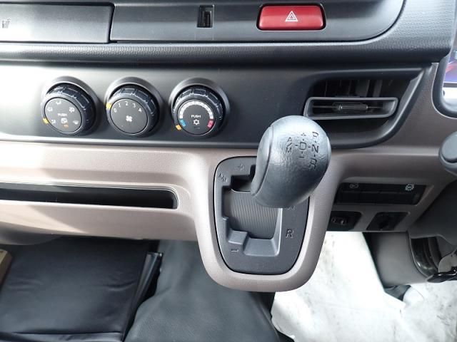 MITSUBISHI CANTER 2025 Image 31