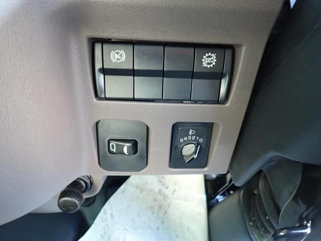 MITSUBISHI CANTER 2025 Image 31