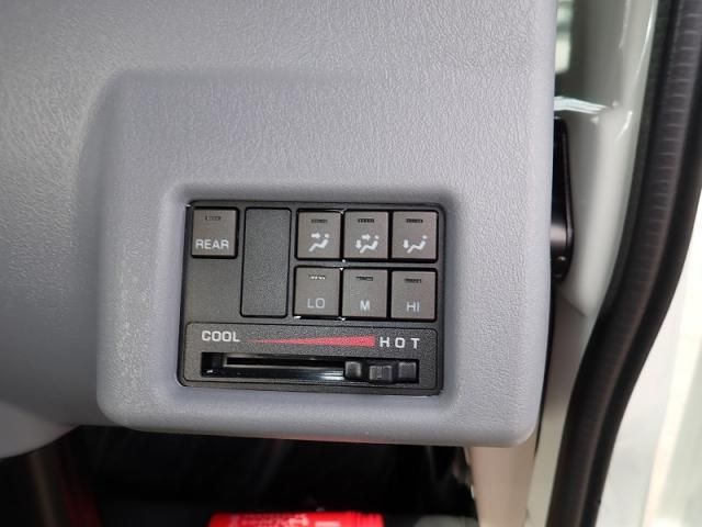 MITSUBISHI CANTER 2025 Image 31