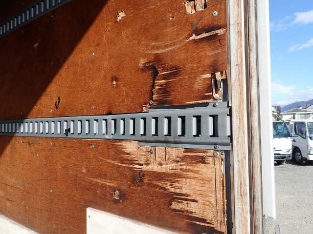 HINO DUTRO 2014 Image 31