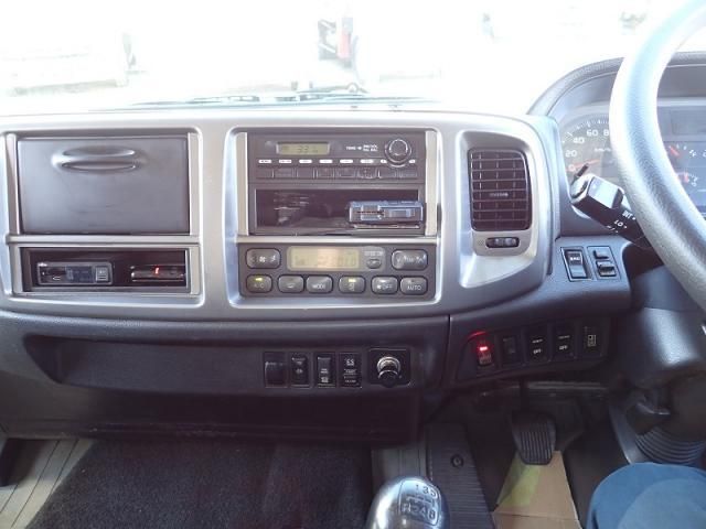 HINO DUTRO 2014 Image 31