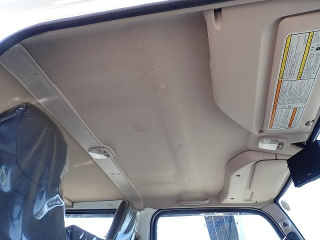 MITSUBISHI CANTER 2025 Image 31